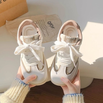 Női sneaker PU felsőrész, gumírozott talp, alacsony bokaszár, fűzős záródás, kerek orr