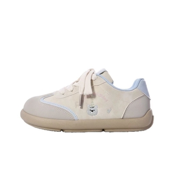 Női sneaker PU felsőrész, gumírozott talp, alacsony bokaszár, fűzős záródás, kerek orr
