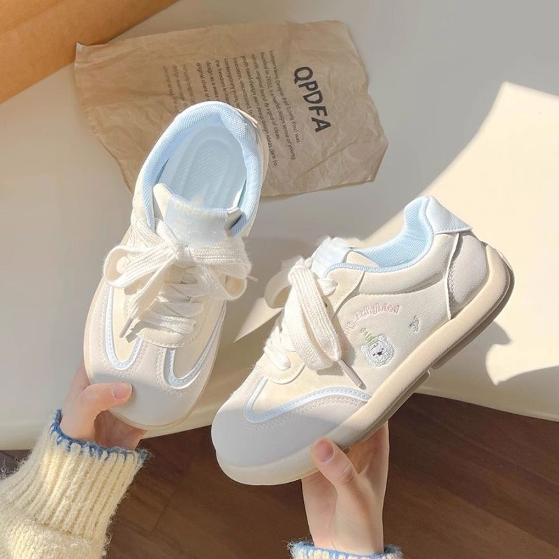 Női sneaker PU felsőrész, gumírozott talp, alacsony bokaszár, fűzős záródás, kerek orr