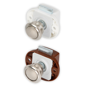 JA103 Ключалка за RV врати и шкафове с бутон дръжка – цинкова сплав, повърхност никел-хром, тегло 40 g, живот над 30k цикъла