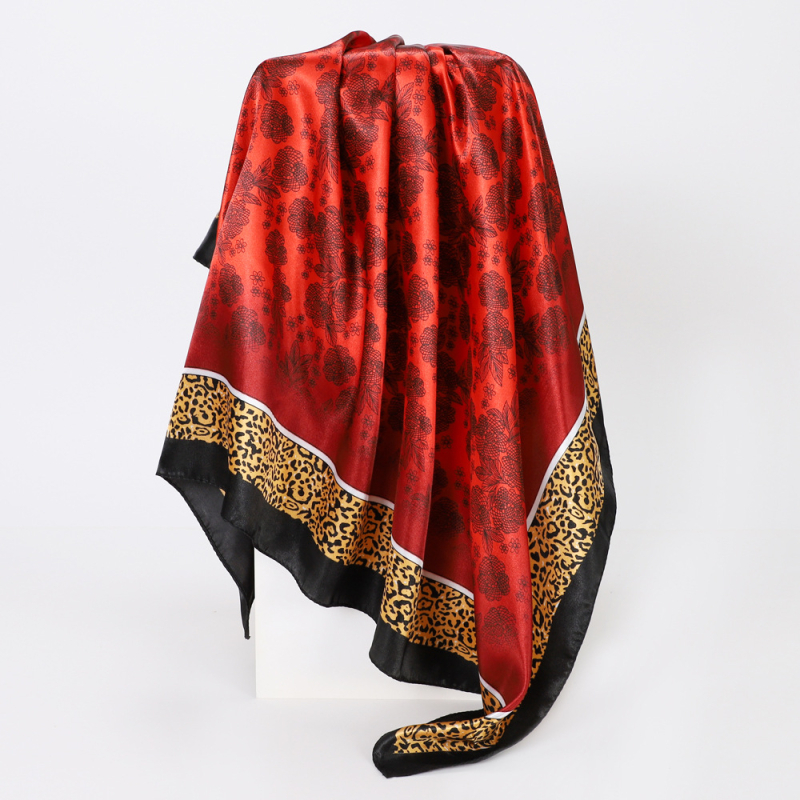 Дамски квадратен шал с винтидж принт, полиестер, твил и печат (Полиестер • Twill • Квадратен шал • Лятно издание 2024)