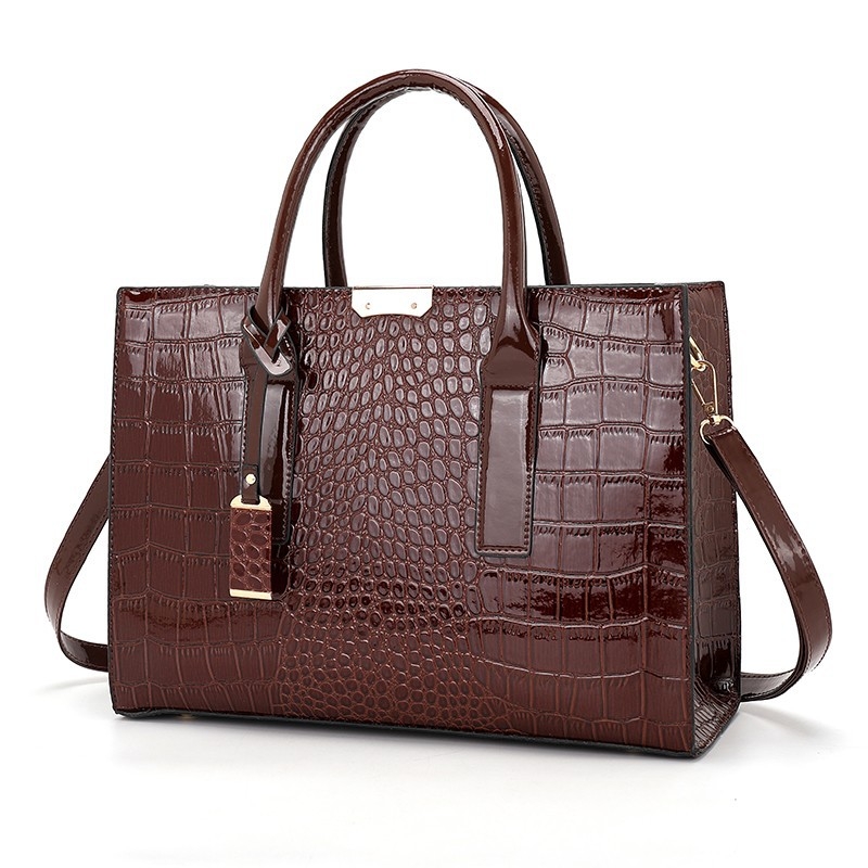 PU bőr női tote táska, horizontális négyzet alakú forma, cipzáras zárás, poliészter bélés, belső zsebek (cipzáras zseb, telefonzseb, személyi igazolvány zseb)