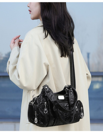 Τσάντα υπό μασχάλη από PU δέρμα, επένδυση πολυεστέρα-βάμβακας, άνοιγμα με φερμουάρ, εσωτερική θήκη με φερμουάρ, τρεις ιμάντες ώμου