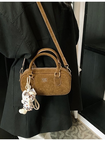 Τσάντα crossbody - αστικός μινιμαλισμός, PU δέρμα, ορθογώνιο τετράγωνο σχήμα, κλείσιμο με φερμουάρ, επένδυση πολυεστέρα