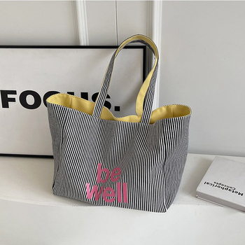 Платнена чанта за рамо, Tote стилът урбанистичен и прост, хоризонтално квадратна форма, двойни презрамки, открито горно