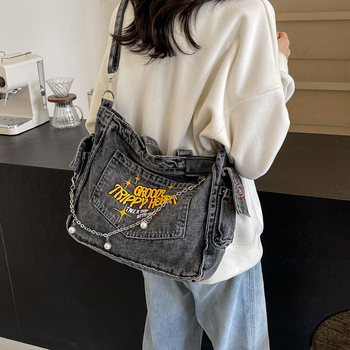 Τσάντα από καμβά με κατακόρυφο τετράγωνο σχήμα, μεσαίου μεγέθους, κλείσιμο με φερμουάρ, εσωτερική θήκη κινητού