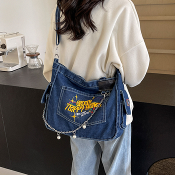 Τσάντα από καμβά με κατακόρυφο τετράγωνο σχήμα, μεσαίου μεγέθους, κλείσιμο με φερμουάρ, εσωτερική θήκη κινητού