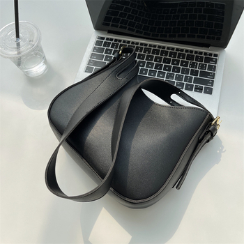 Τσάντα Tote PU, αστικός μινιμαλισμός, οριζόντια τετράγωνη μορφή, φερμουάρ ανοίγματος, θήκη για κινητό