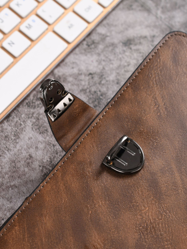 Vīriešu PU klutch maks – Sapele zīmols – pavasaris 2025 (Materiāls: PU; Zīmols: Sapele; Kategorija: Vīriešu PU klutch maks; Dzimums: Vīrietis; Publicēšana: 2025. gada pavasaris)