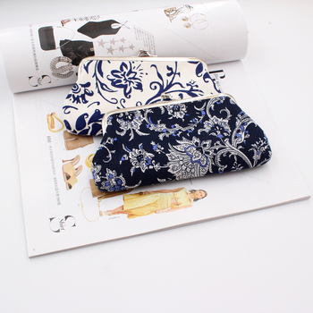 Monetų kišenė - medvilnės audinys, gėlių raštas, retro stilius, moterims, pamušalas poliesteris, su 1 sulenkimu