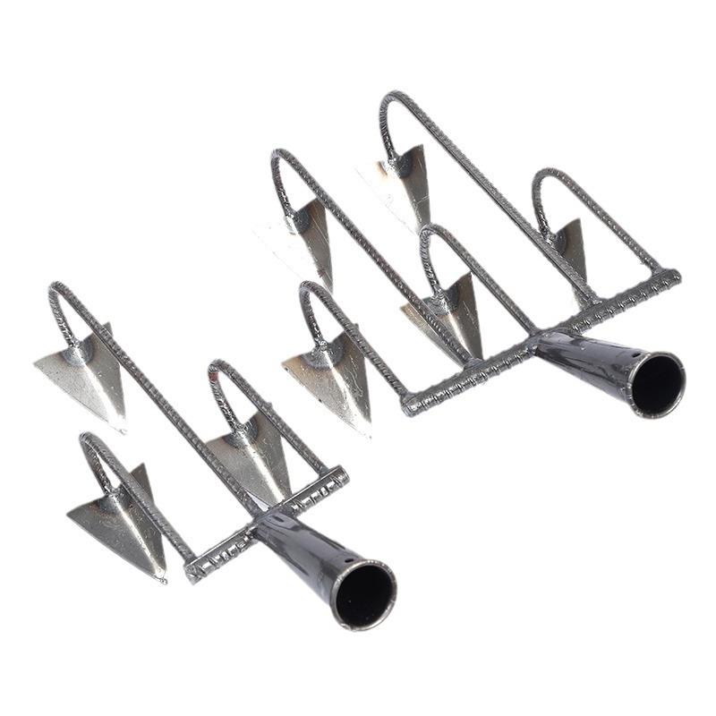 Trikampė daržo kastuvė su penkiais dantimis, mangano plienas, skirta žemei atpalaiduoti ir piktžolių naikinimui