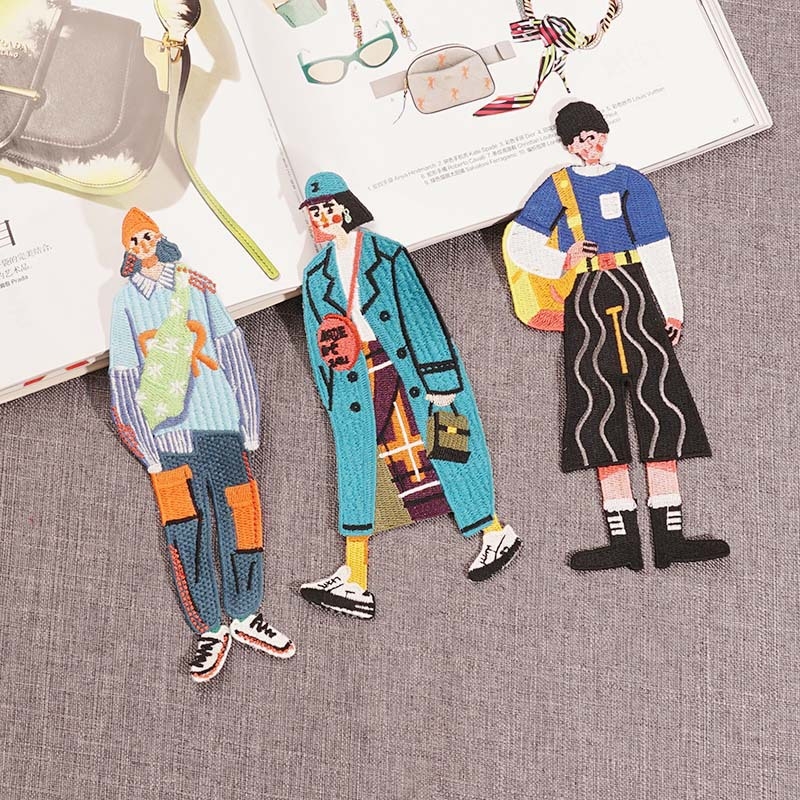 Siuvinėta aplikacija drabužiams su anime personažų motyvu, poliesteris ir medvilnė, netaisyklingos formos, prekinis ženklas Embroidery Loft, tinkama paltams ir moterų drabužiams