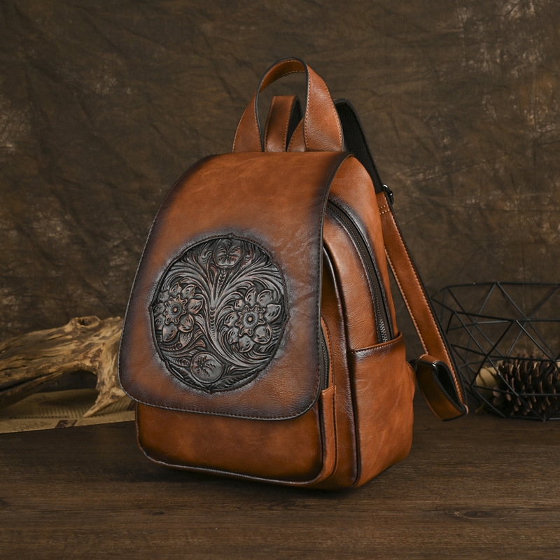 Retro stílusú, etnikus dizájnú női hátizsák, eredeti modell több cipzárral (PU anyag; fedős nyitás; belső cipzáros zseb; 3D külső forma; szabadidős utazásokhoz)