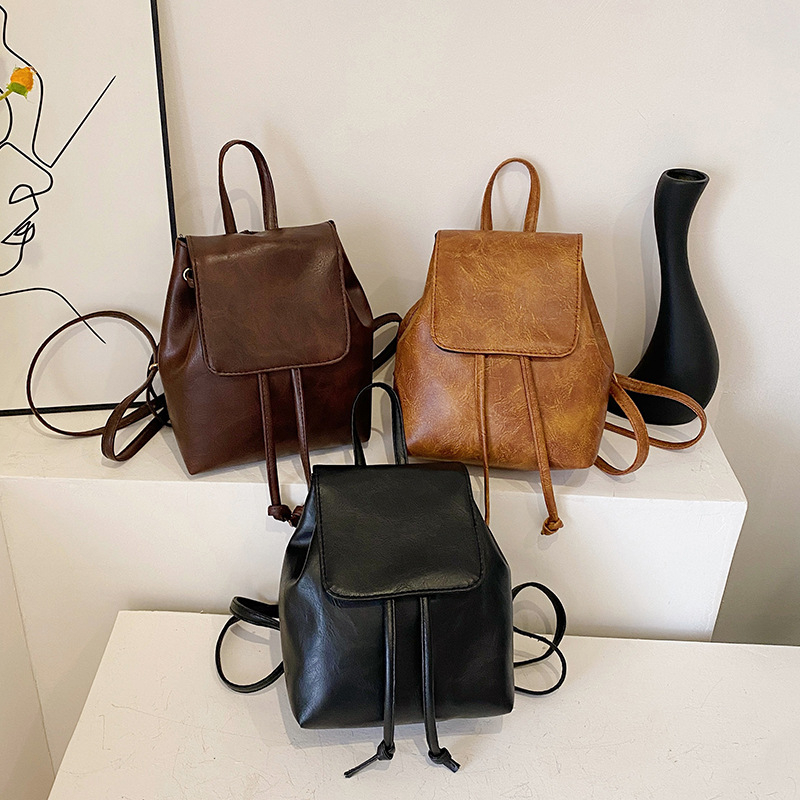 Guiling női crossbody hátizsák – PU anyag, poliészter bélés, fedeles zárás, mobiltelefon zseb, belső zseb, utcai stílus