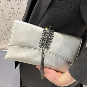 Uniszex clutch táska, levél alakú, poliészter, PU bélés, belső cipzáras zseb és telefontartó zseb