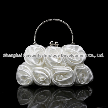 Vakara soma ar rozes motīvu, zīda ārējā daļa, dumpling stila siluets, poliestera oderes iekšdaļa, ikdienas lietošanai