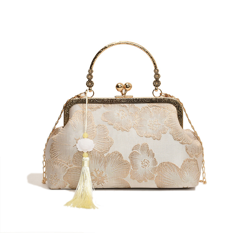 Selyem anyagú crossbody táska chinoiserie textúrájú mintával, láncos vállpánt, zár