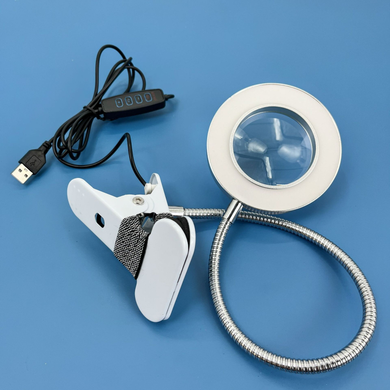 Клип‑лампа с лупа за красота и грим, USB захранване, дистанционно управление, CE сертифиран, CRI ≤70, напрежение ≤36V, абажур PC