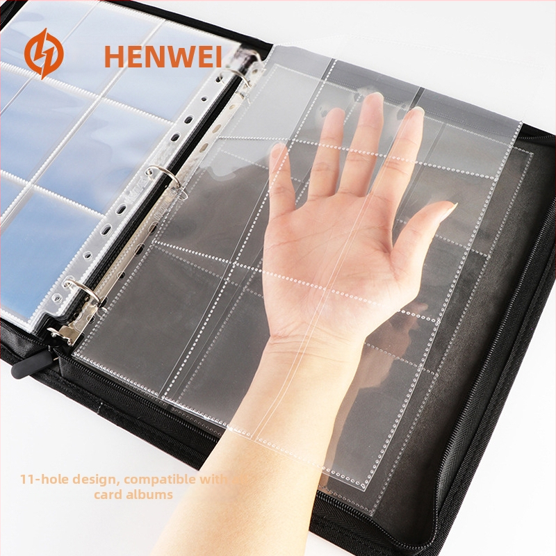 Priehľadná kartová stránka s 9 políčkami a 11 otvormi pre album; obojstranná vnútorná stránka, PP materiál, Henwei; kompatibilné s Yu-Gi-Oh TCG a Pokémon kartami