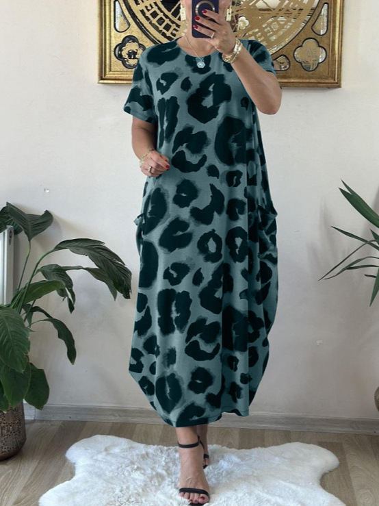 rochie cu imprimeu leopard, decolteu în V, mâneci scurte, croială midi asimetrică