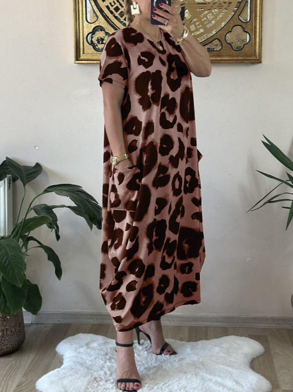 rochie cu imprimeu leopard, decolteu în V, mâneci scurte, croială midi asimetrică