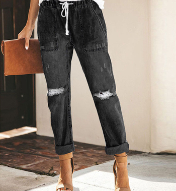 Jeansi cu finisaj spray-wash, croială drept, stil street-hipster; bumbac-elastan; pânză de in 30-50%; căptușeală acrilică