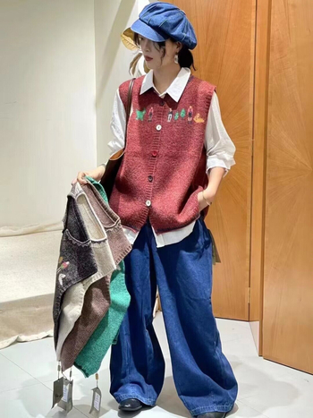 Γυναικείο γιλέκο από μάλλινο πλεκτό ζακάρ, μοτίβο anime, στρογγυλός λαιμός, άνετη γραμμή, φθινόπωρο 2024