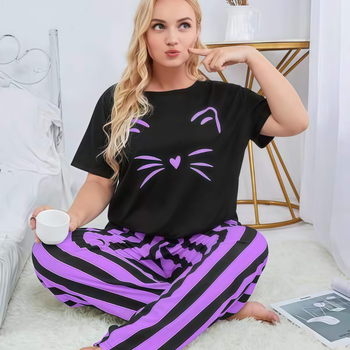 Női Milk Silk pizsama készlet — kerek nyakú pulóver, 3/4-es ujjú, csíkos nadrág, poliészter 90–95%, közepes súlyú 161–180 g/m²