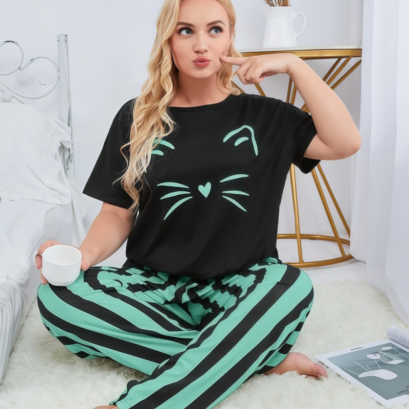 Női Milk Silk pizsama készlet — kerek nyakú pulóver, 3/4-es ujjú, csíkos nadrág, poliészter 90–95%, közepes súlyú 161–180 g/m²