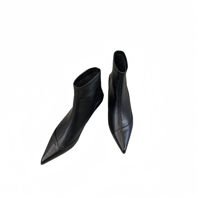 Γυναικεία μποτάκια με μυτερό δάχτυλο, λεπτό τακούνι 3–5 cm, επένδυση από μικροϊφίμπερ, πάτος από τεχνητό δέρμα, σόλα από καουτσούκ