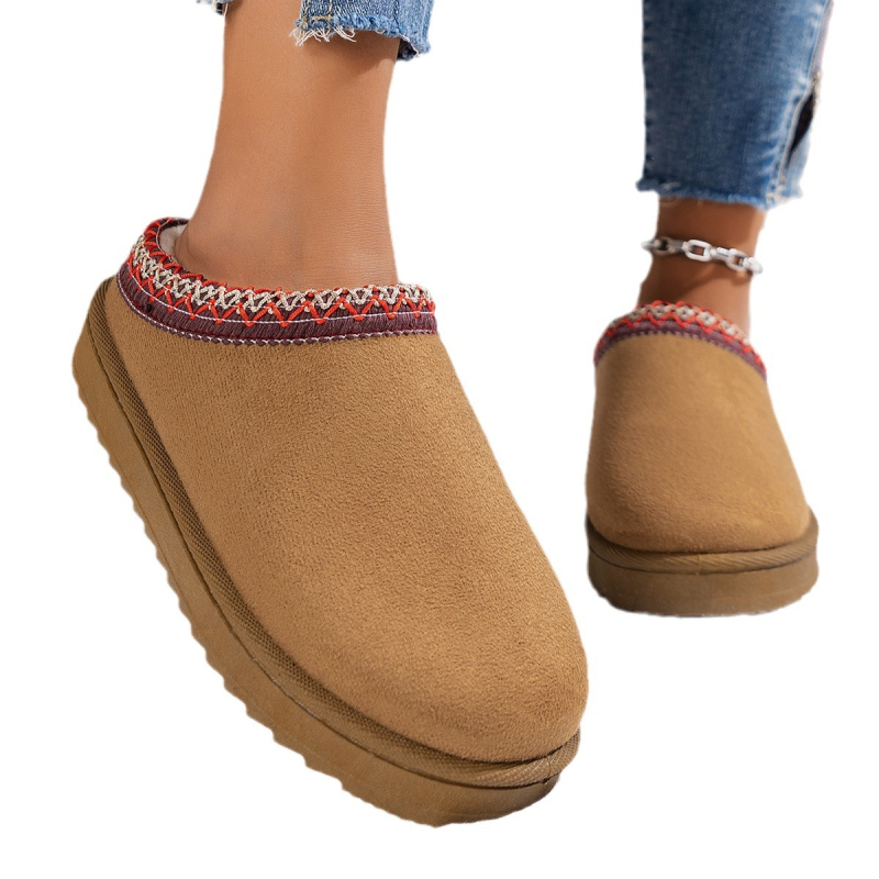 Sieviešu sniega zābaki, virsējais materiāls: velūrs, iekšpuse no mākslīgās vilnas, gumijas zole, vidēja papēža augstums 3-5 cm, apaļa pirksta forma