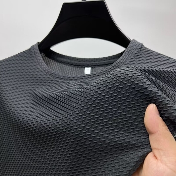 Ανδρική μπλούζα T‑shirt σε κορεατικό στυλ, χαλαρή γραμμή, λαιμό crewneck, κοντά μανίκια, πολυεστερ-βαμβάκι (81–90%)