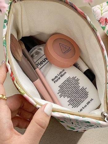 Козметична чанта от платно с флорален принт — Blings; за съхранение; унисекс; дневна употреба (Платно • Флорални мотиви • Blings • За съхранение • Унисекс)