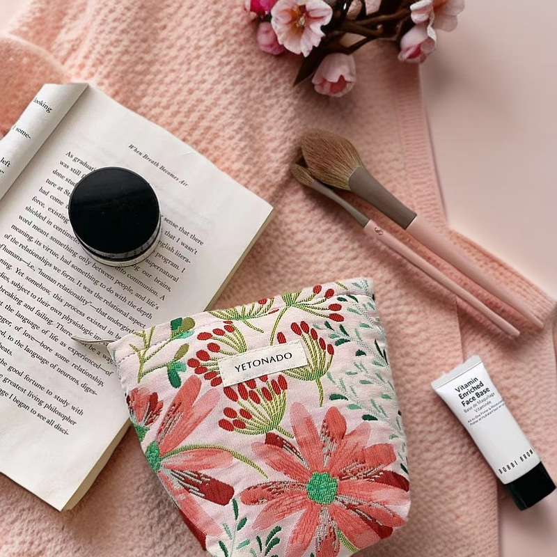 Geantă cosmetică din pânză, model floral — Blings; pentru depozitare; unisex; utilizare zilnică (Pânză • Model floral • Blings • Pentru depozitare • Unisex)