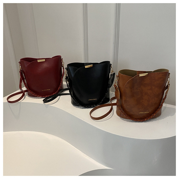 PU bucket táska utcai stílusban, mágneses zárás és polieszter bélés