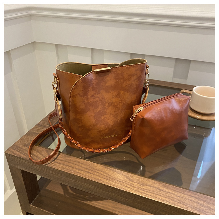 PU bucket táska utcai stílusban, mágneses zárás és polieszter bélés