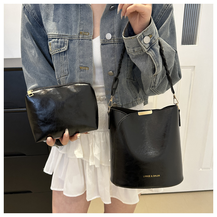 PU bucket táska utcai stílusban, mágneses zárás és polieszter bélés