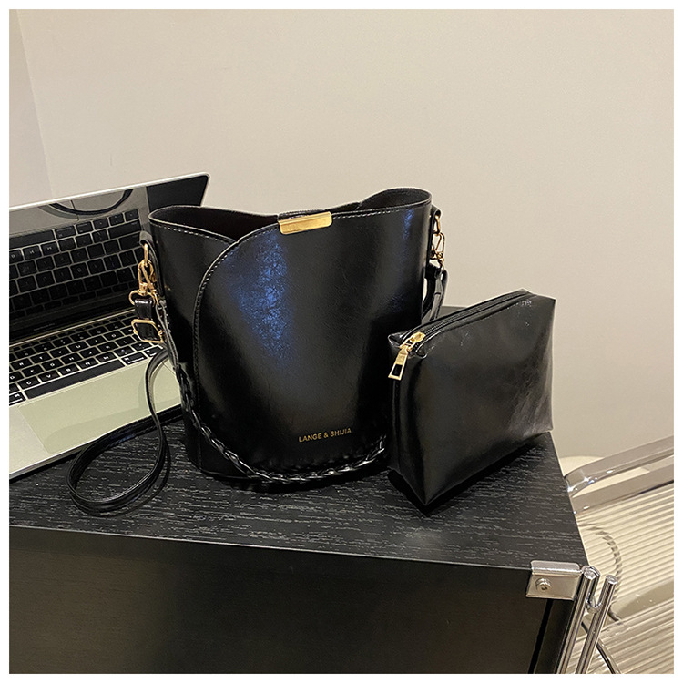 PU bucket táska utcai stílusban, mágneses zárás és polieszter bélés