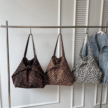 Дамска нейлонова Tote чанта в стил Cross-border Trend, ежедневна чанта за носене през рамо, лято 2024