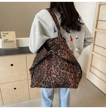 Дамска нейлонова Tote чанта в стил Cross-border Trend, ежедневна чанта за носене през рамо, лято 2024