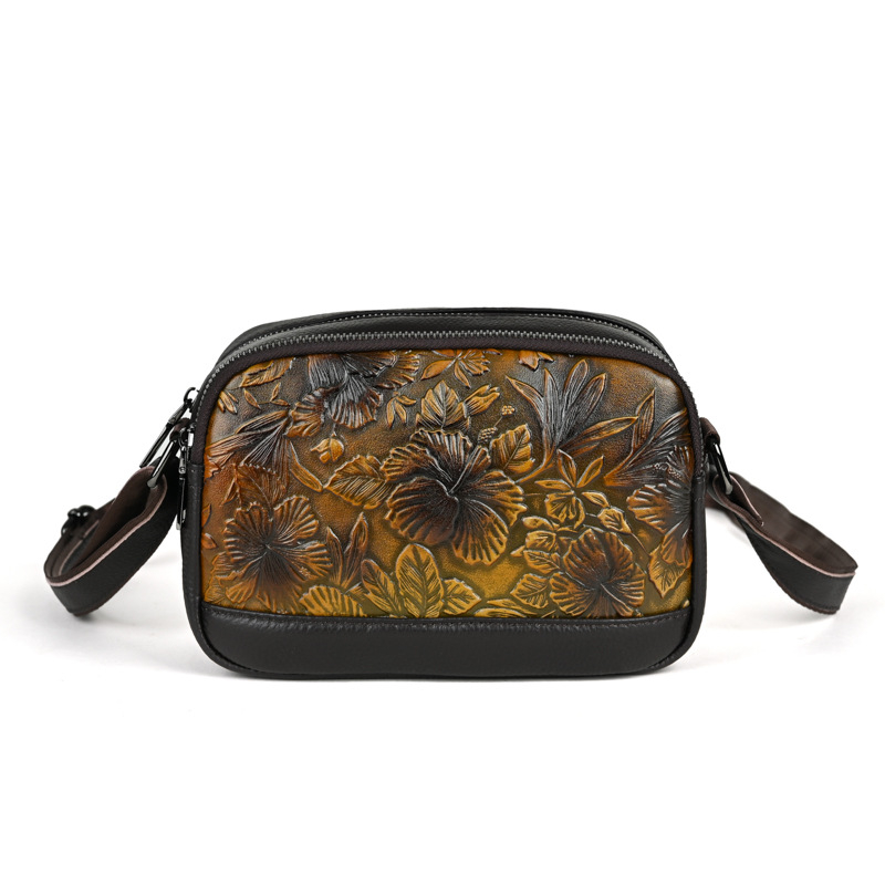 Geantă crossbody din piele naturală (top layer), formă mică pătrată, profil orizontal, închidere cu fermoar, buzunare interne: fermoar, buzunar pentru telefon, buzunar pentru buletin.