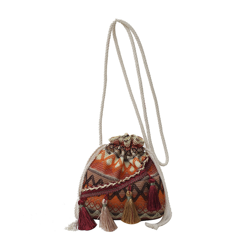 Geantă bucket cu țesătură în stil etnic, formă verticală pătrată, crossbody cu curea simplă, închidere cu bandă, căptușeală din poliester – Toamnă 2024