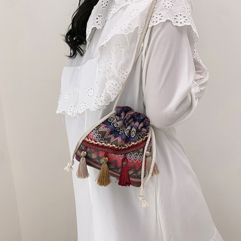 Τσάντα bucket, πλεκτό υλικό, street-trendy στυλ, ορθογώνιο τετράγωνο σχήμα, Άνοιξη 2024