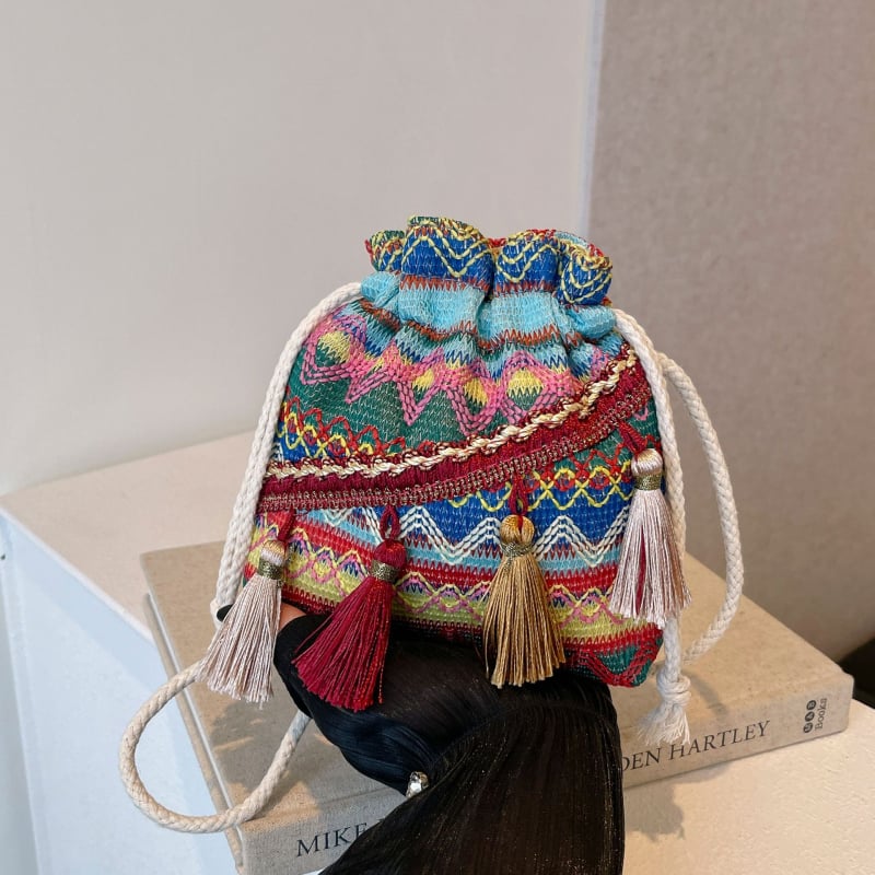 Чанта-кофа, плетена материя, уличен стил, хоризонтално квадратна форма, пролет 2024