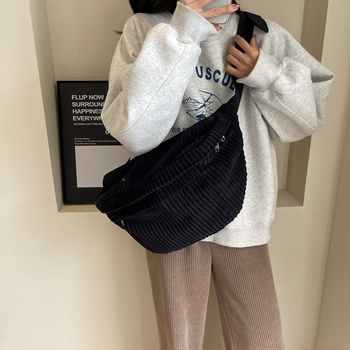 Τσάντα crossbody - Corduroy ύφασμα, street trend στυλ, φερμουάρ, εσωτερική θήκη για κινητό