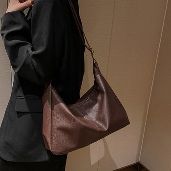 Γυναικεία τσάντα Tote από PU, σε street-style υφή, ορθογώνιο τετράγωνο σχήμα, κλείσιμο με φερμουάρ