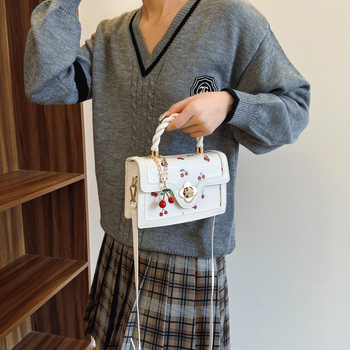 PU Τσαντάκι ώμου με φρέσκια και γλυκιά γραμμή, οριζόνιο τετράγωνο σχήμα, κλείσιμο με καπάκι, επένδυση από συνθετικό δέρμα