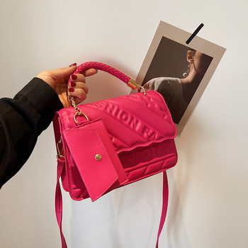 Γυναικεία τσάντα PU σε στυλ δρόμου, οριζόντιο τετράγωνο σχήμα, κλείσιμο με φερμουάρ, επένδυση πολυεστέρα, τρισδιάστατος εξωτερικός σχεδιασμός, μιά λαβή, θήκη για κινητό, κατάλληλη για καθημερινή χρήση, Καλοκαίρι 2023