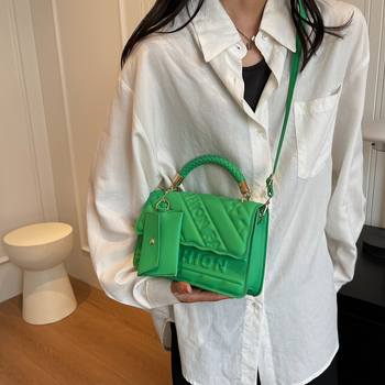 Γυναικεία τσάντα PU σε στυλ δρόμου, οριζόντιο τετράγωνο σχήμα, κλείσιμο με φερμουάρ, επένδυση πολυεστέρα, τρισδιάστατος εξωτερικός σχεδιασμός, μιά λαβή, θήκη για κινητό, κατάλληλη για καθημερινή χρήση, Καλοκαίρι 2023