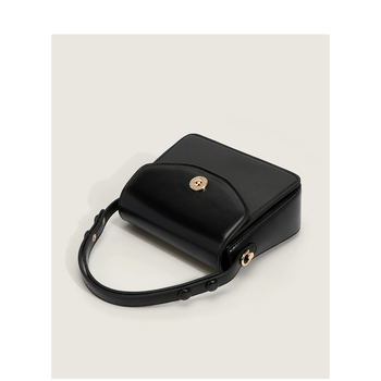 MX Crossbody τσάντα, PU, street-trend σχεδίαση με κάθετη τετράγωνη μορφή και καπάκι; εσωτερικές τσέπες με φερμουάρ και θήκη για κινητό